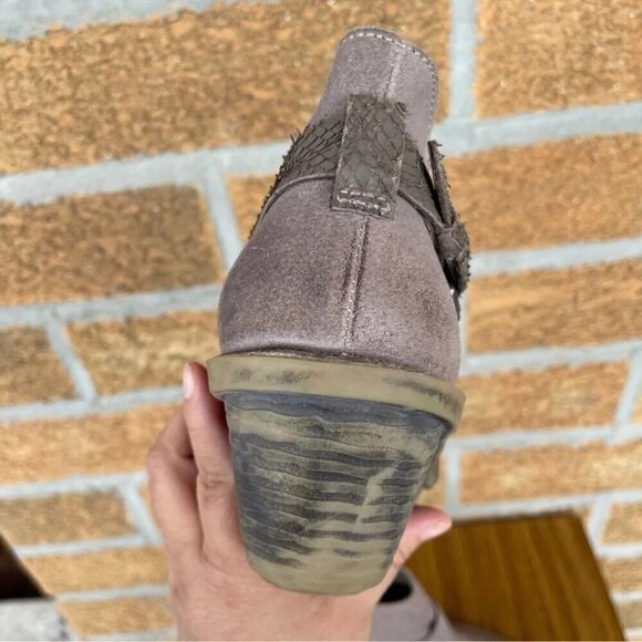 OTBT Women's Rocker Wedge Bootie StoneLeather size 9 - Picture 3 of 10